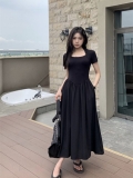 小众设计感方领赫本风黑色短袖连衣裙女装夏季新款收腰显瘦长裙子
