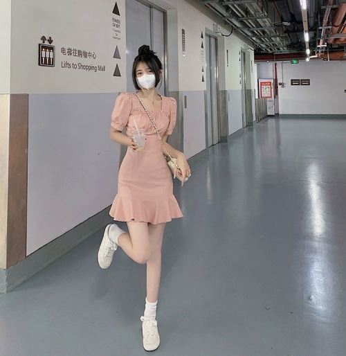甜辣妹泡泡袖粉色连衣裙女夏季2025新款法式初恋小个子气质短