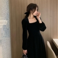 321#好质量金丝绒连衣裙女法式复古长裙气质长袖方领内搭小黑
